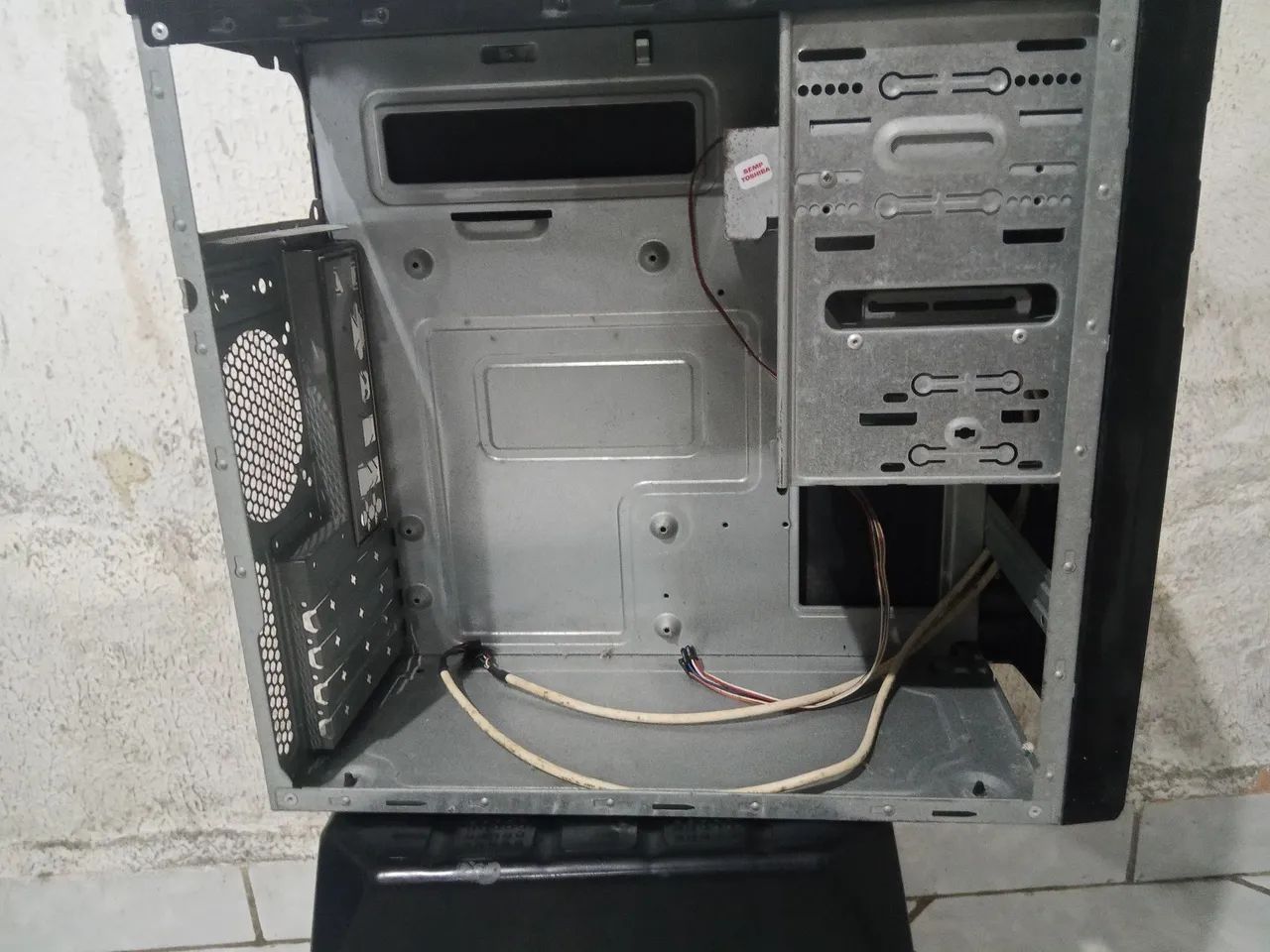 Gabinete de desktop 