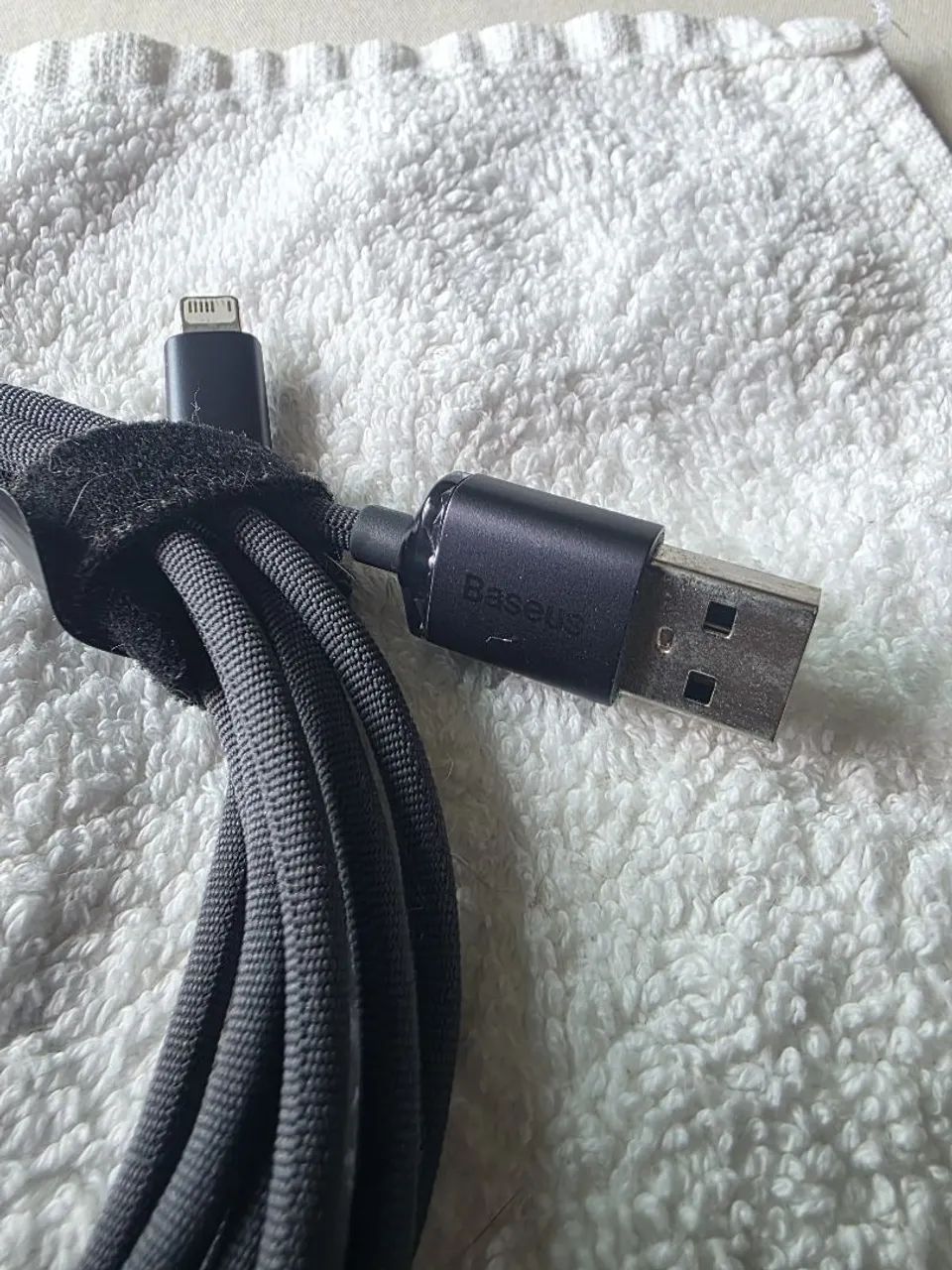 cabo carregador baseus para smartphone apple com saída lightning - Foto 3