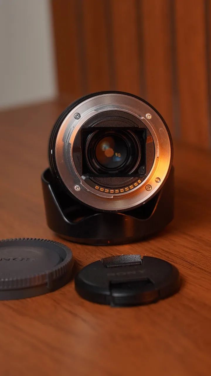 Sony 28mm f/2432957652625664003