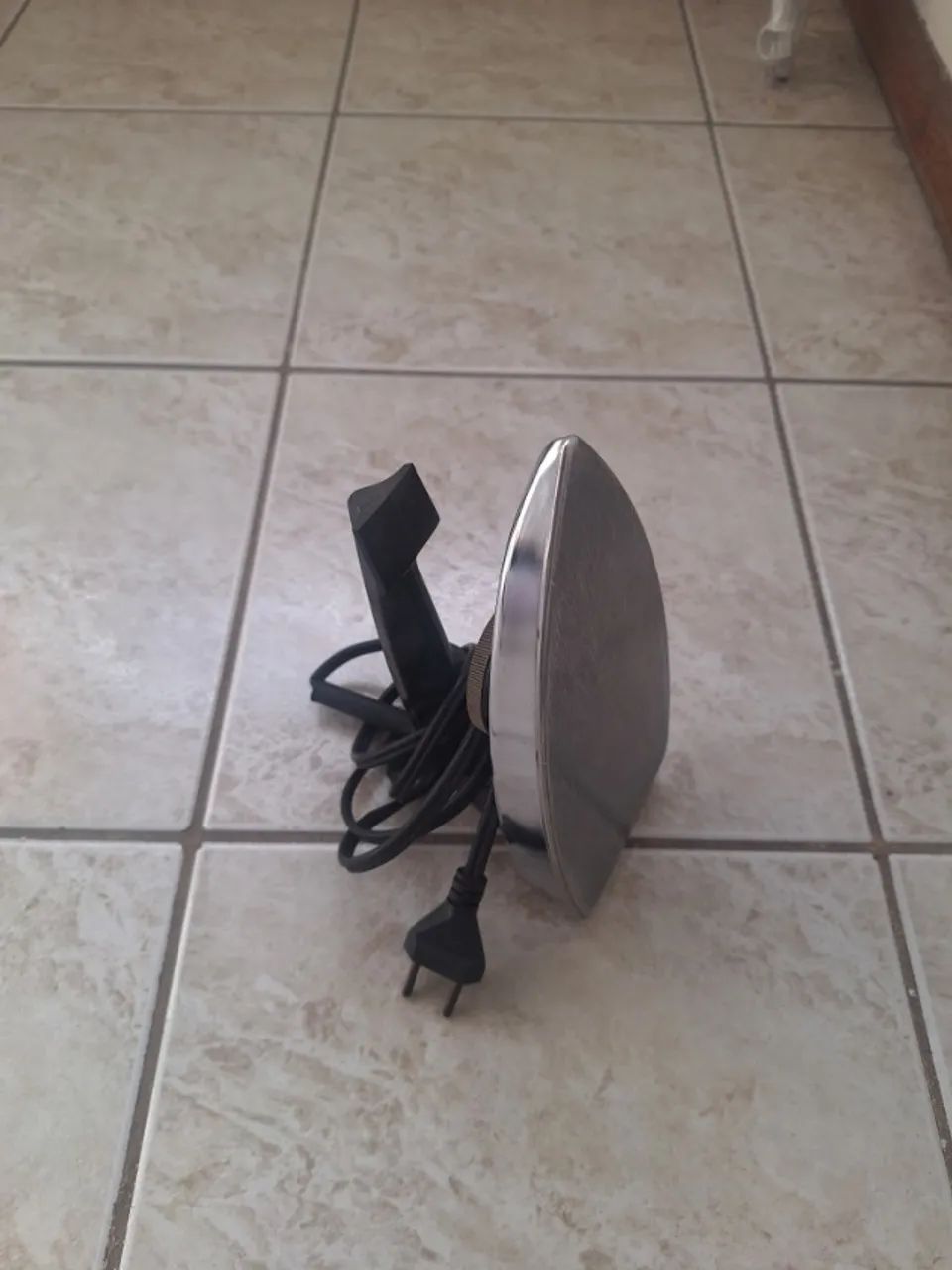 Ferro de passar roupa - Foto 2