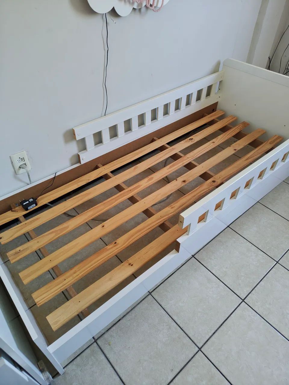 Cama infantil (193,5cm x 84cm)