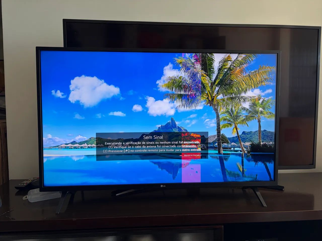 SmartTV LG 43 LED 4K com Faixa Vertical na Tela