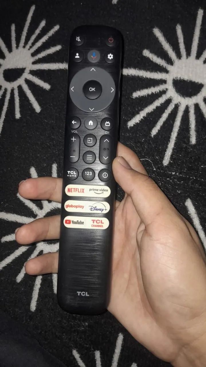 Vendo uma televisão de 65 polegadas,  em perfeito estado  - Foto 2