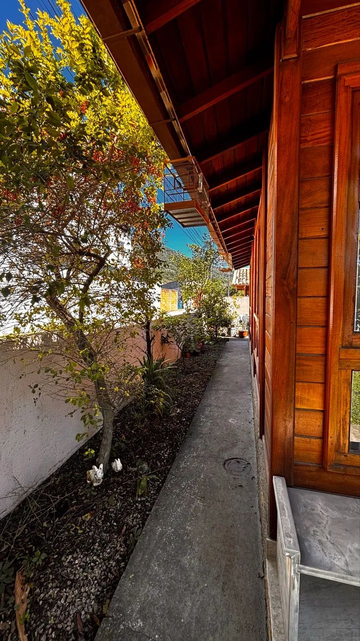 Duas casas pelo preço de uma no Ribeirão da ilha. - Foto 2