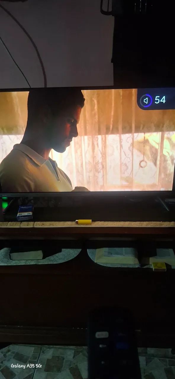 Smart TV 32 polegadas Britânia seminova 4 meses de uso com documentos nota fiscais - Foto 2