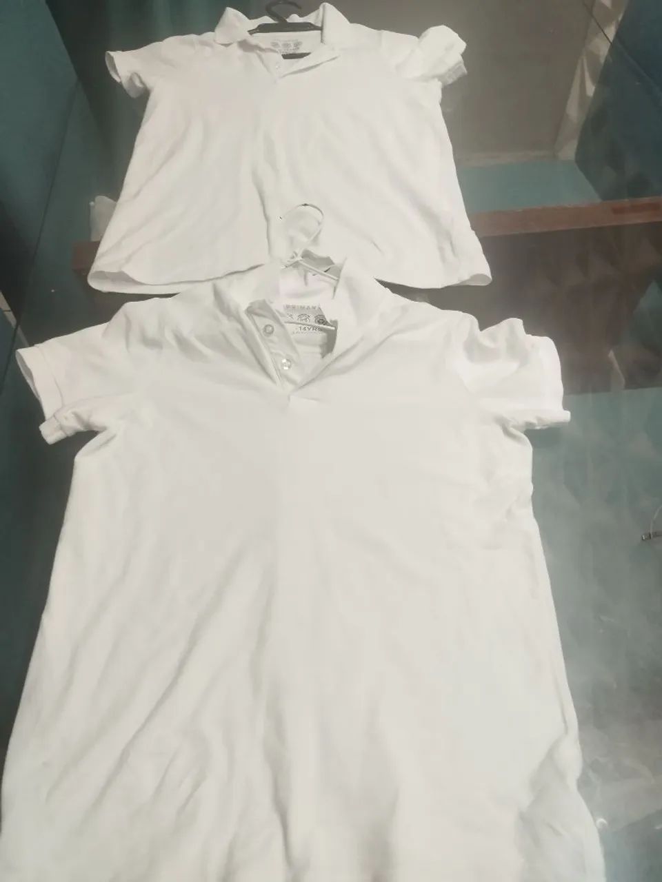 Camisa polo branca da primark (comprada na Inglaterra)