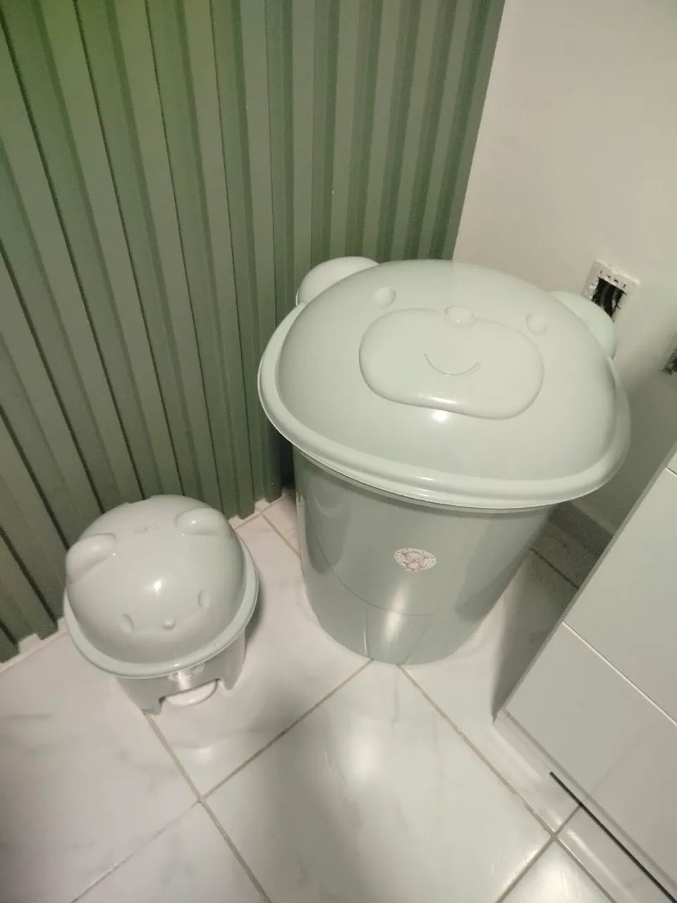 Balde e lixeira novas