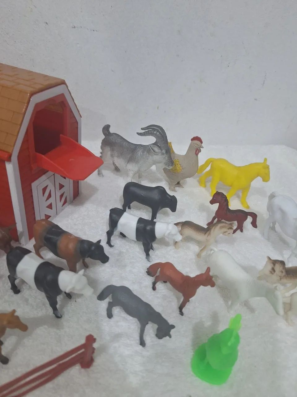 Fazenda de brinquedo e animais - Foto 3