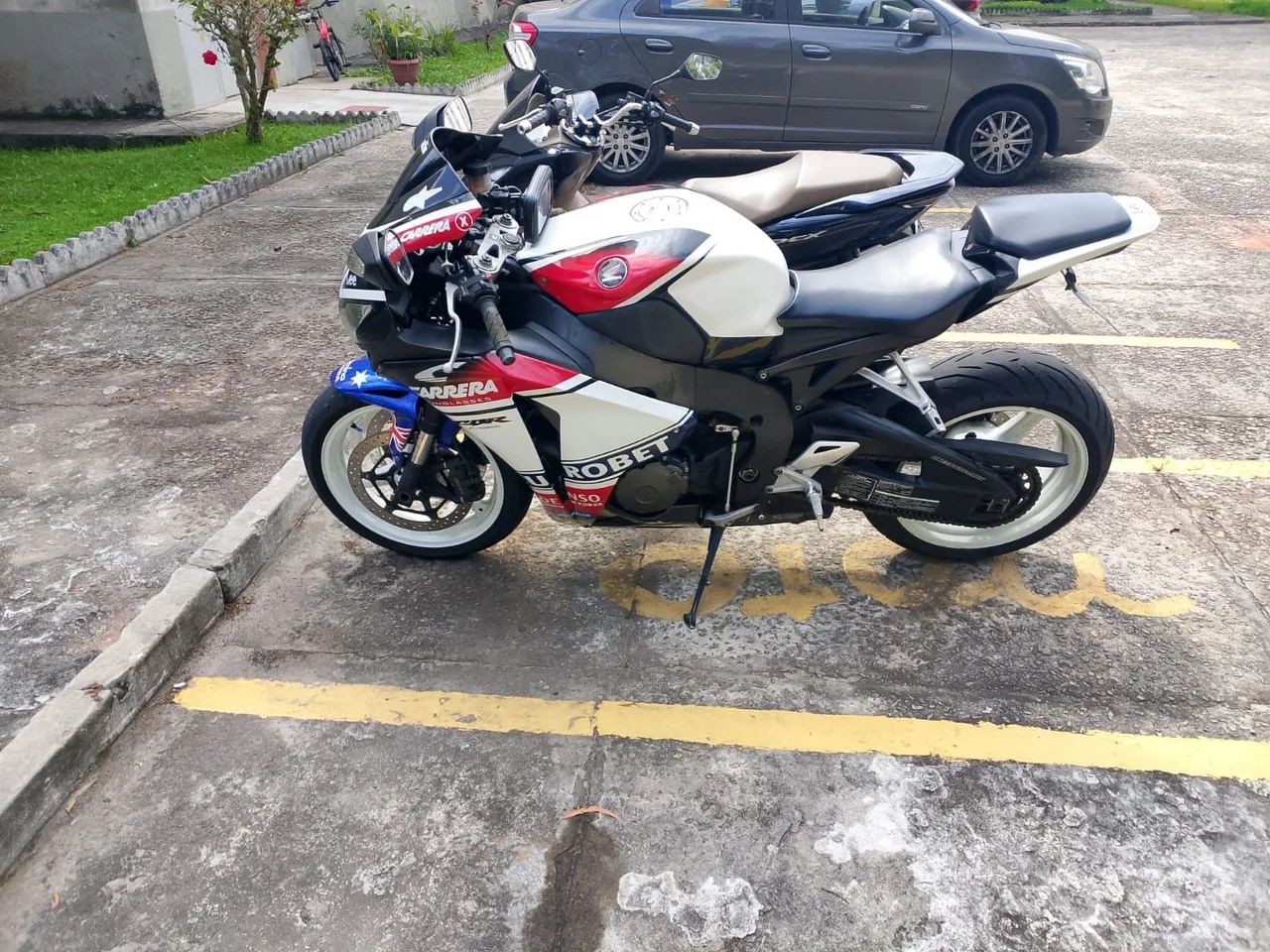 CBR  1000 RR - Foto 2