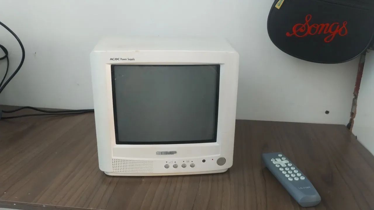 Tv de Tubo Semp 10 polegadas modelo 1030 com rádio Fm  - Foto 3