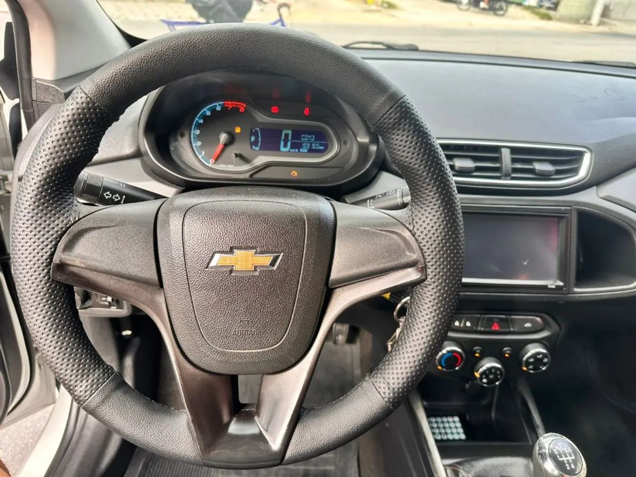Chevrolet Onix Hatch LT 1.0 12V Flex Mec. 4P 2014 - Foto 4
