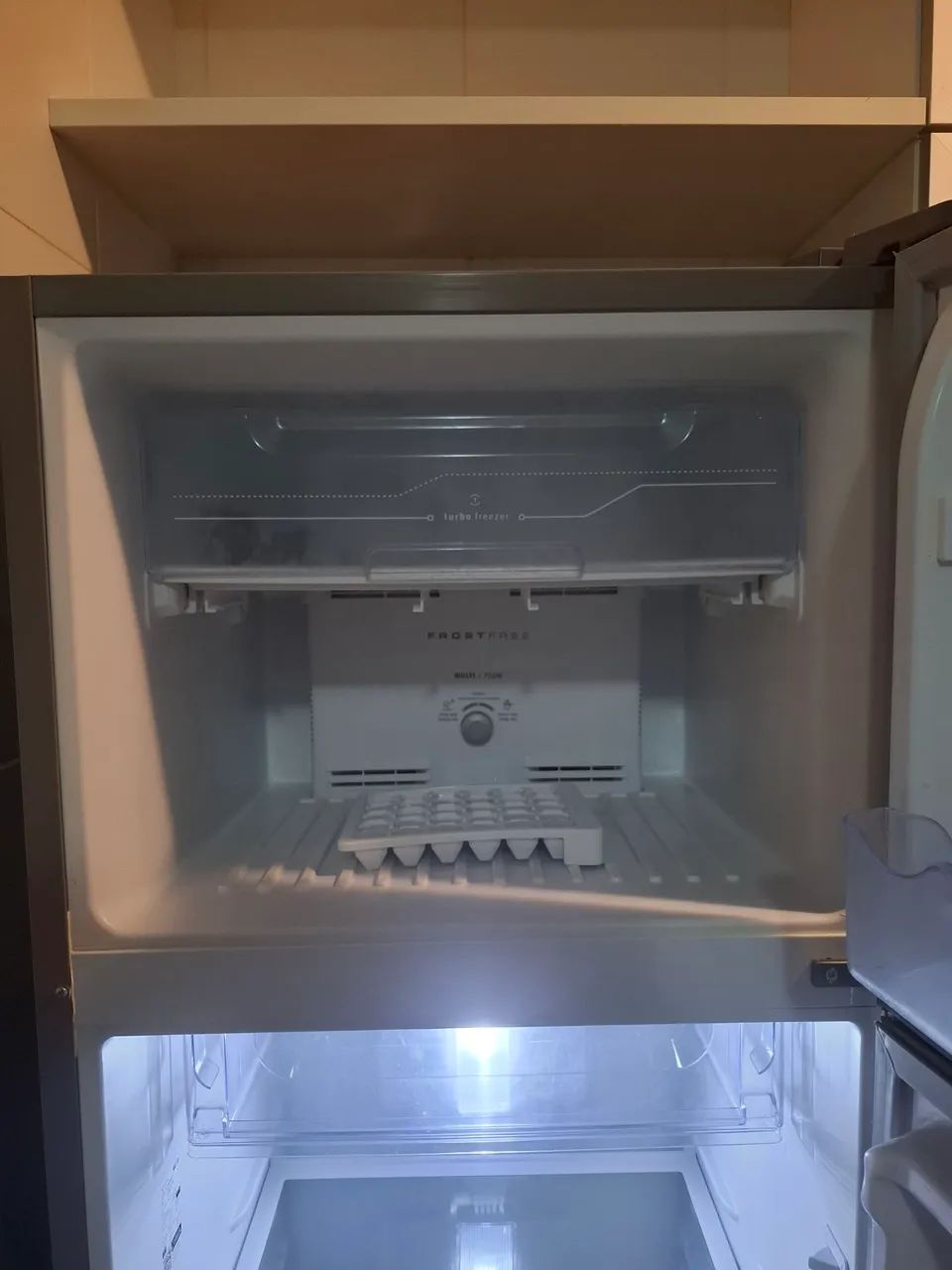 Geladeira Eletrolux Forst Free Escovada cinza - Foto 5