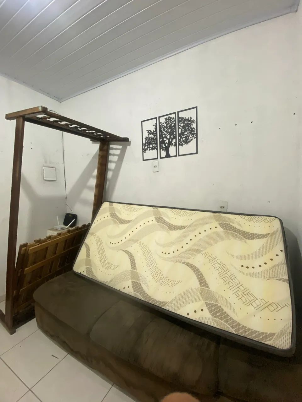 Cama de colchão e solteiro 