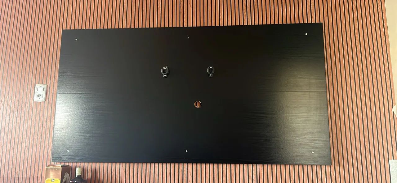 PAINEL PARA TV COM RACK - R$ 200