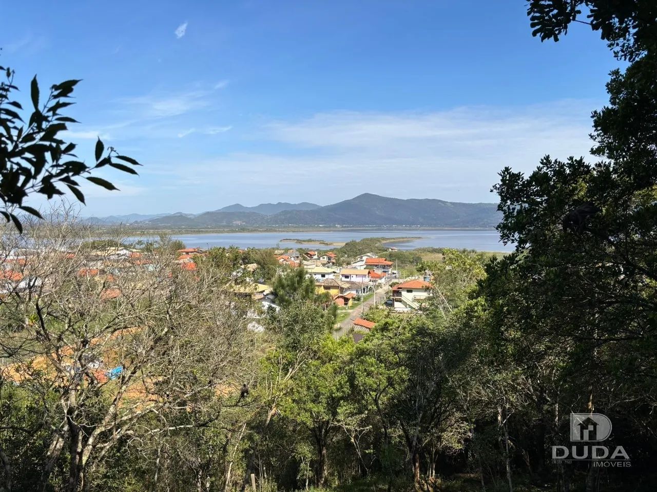 Terreno à Venda em Garopaba- Praia da Ferrugem