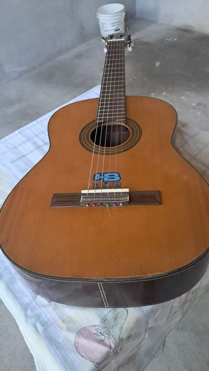 Violão yagle 
