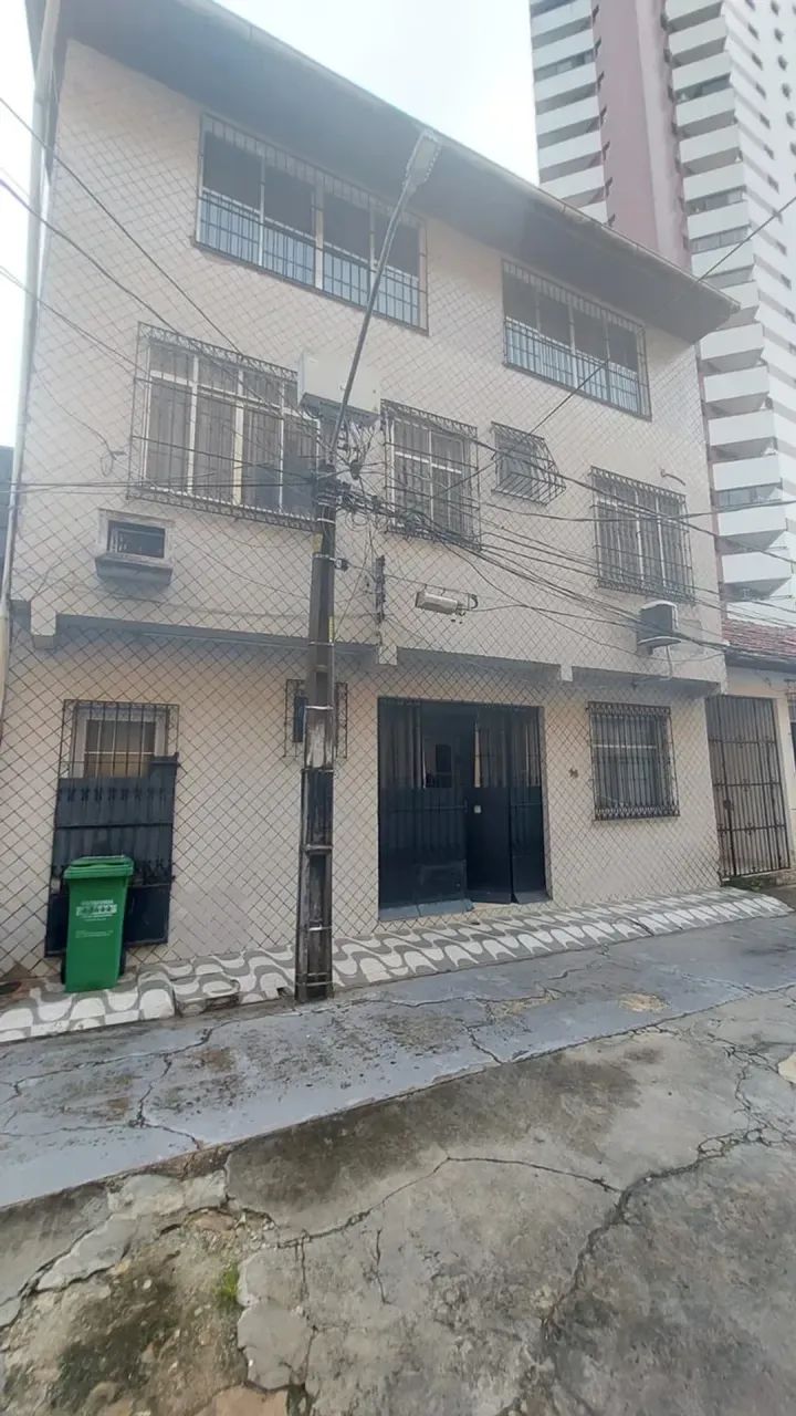 VENDO - Ótima Casa com 4 quartos em Nazaré - Belém - PA