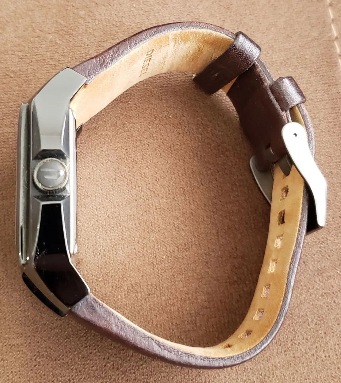 Relógio com Pulseira de Couro Marrom da Marca Diesel - Foto 4