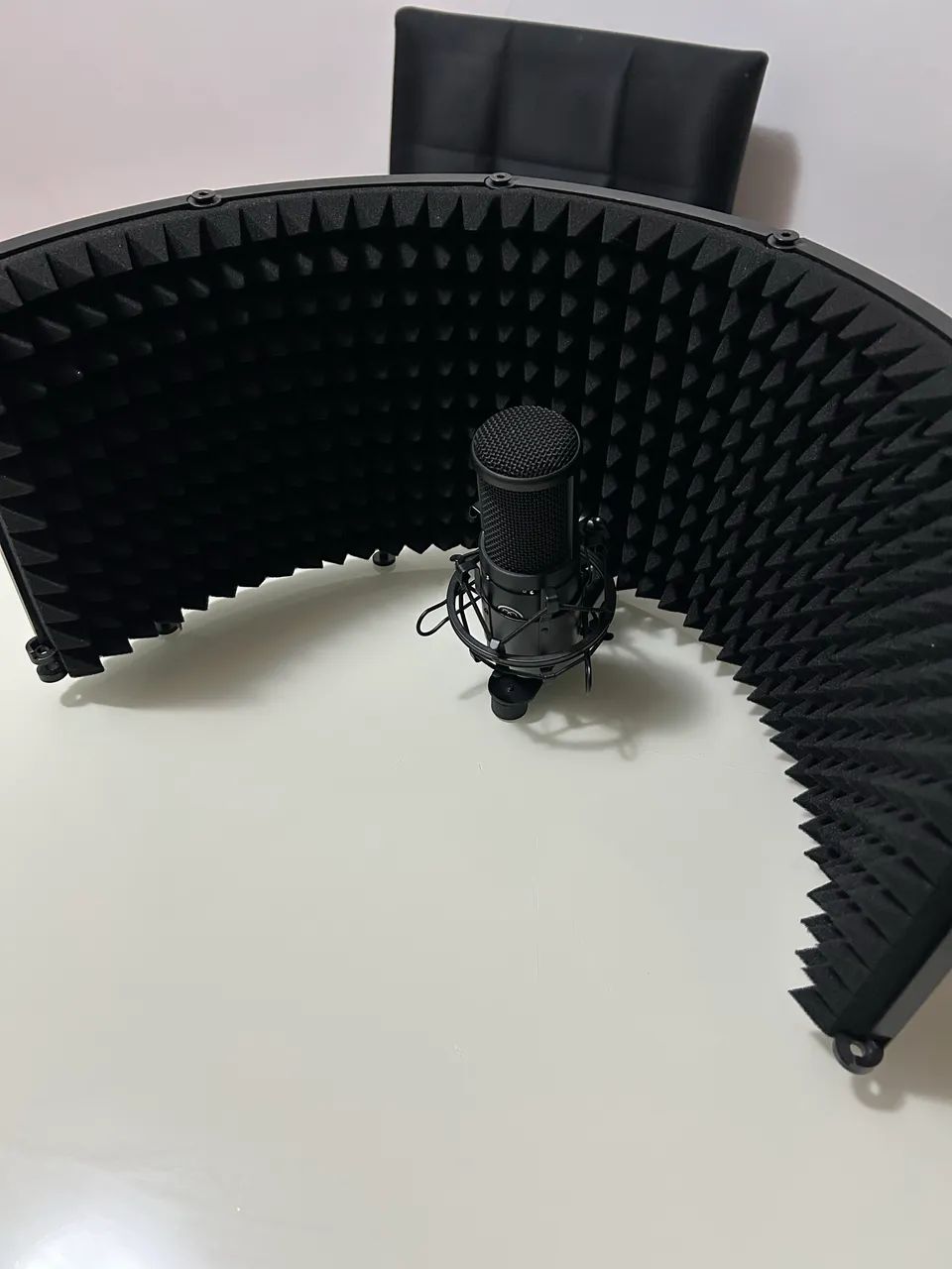 Microfone AKG Condensador P120 + shockmount + protetor acústico  - Foto 2