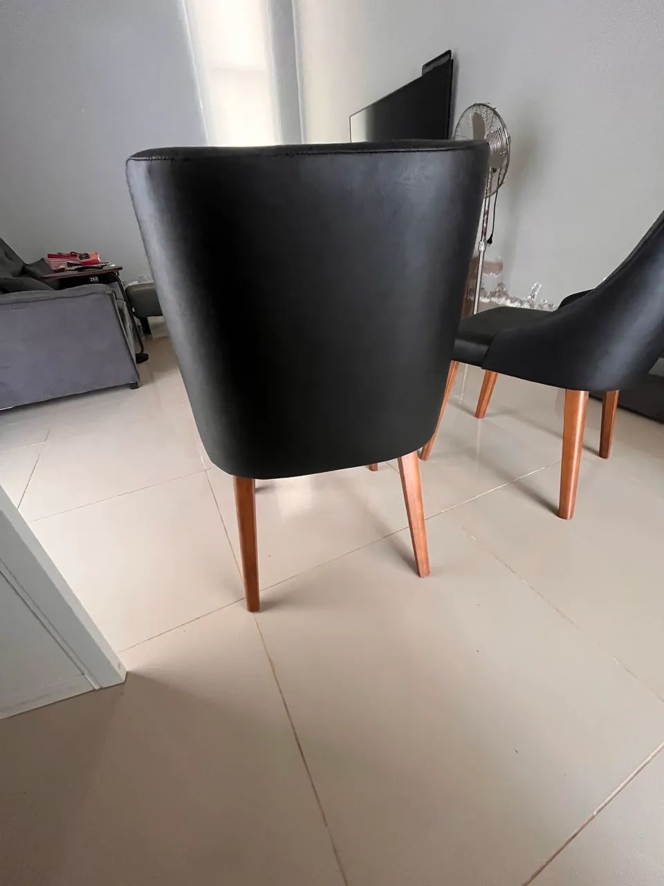2 Poltronas Pretas  - Foto 2