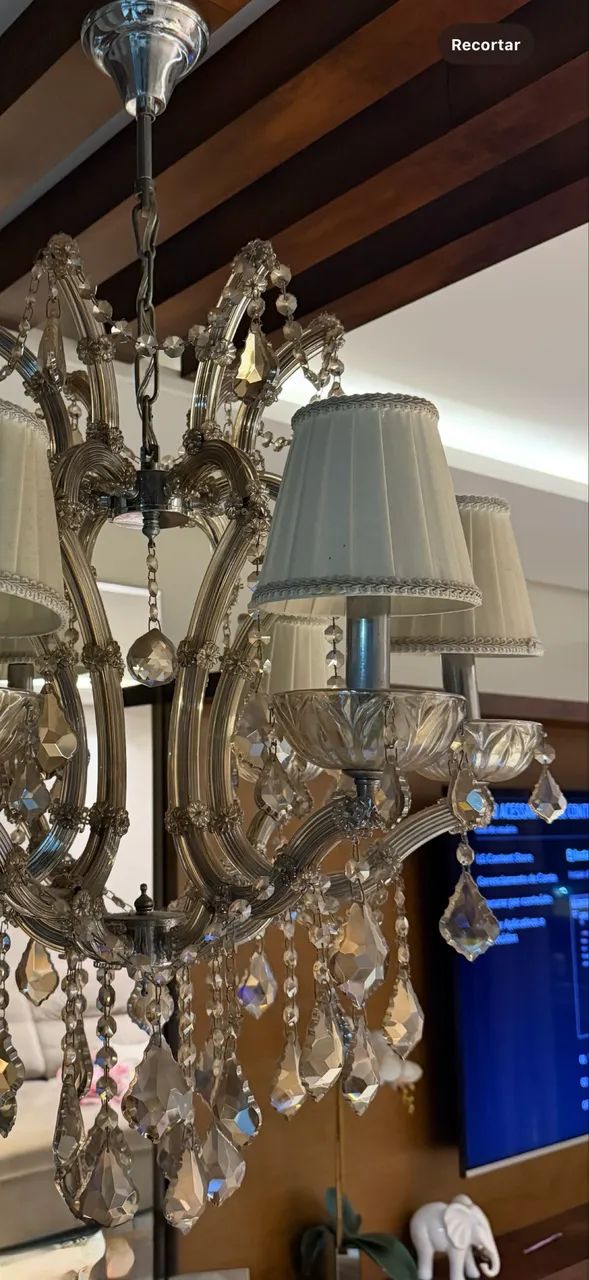 Lustre de Cristal com 8 Braços e Cúpulas - Usado em Ótimo Estado