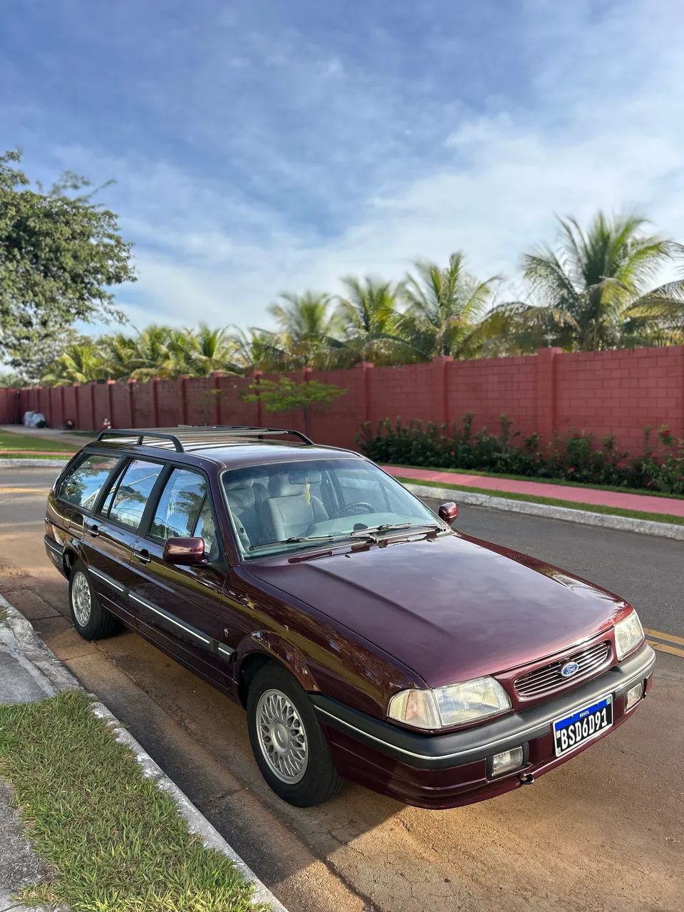 Ford Versailles Ghia 2.0i / 2.0 2P E 4P (álcool) 1995