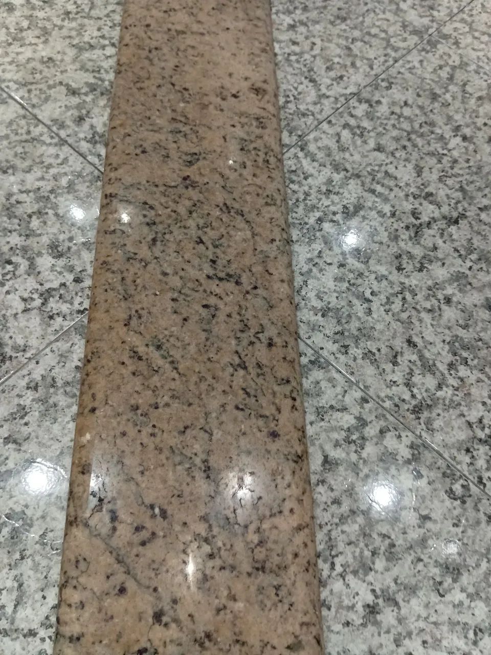 Bancada Balcão de granito muito bonita só quero 200 reais medida 200x25  muito bonita - Foto 6