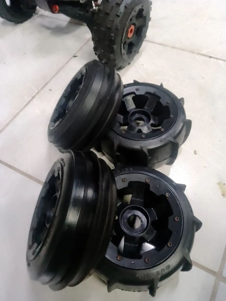 Jogo de pneu com rodas automodelo 1/5 offroad