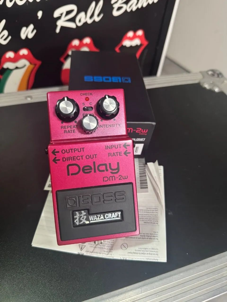 Pedal BOSS DM-2W Delay Waza Craft - Made in Japan - Instrumentos