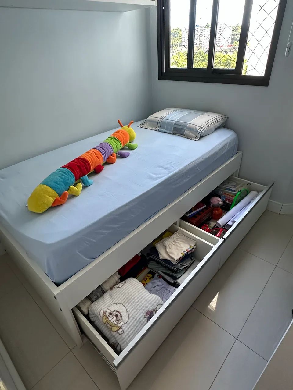 Linda cama de solteiro juvenil com 2 gavetões  - Foto 3