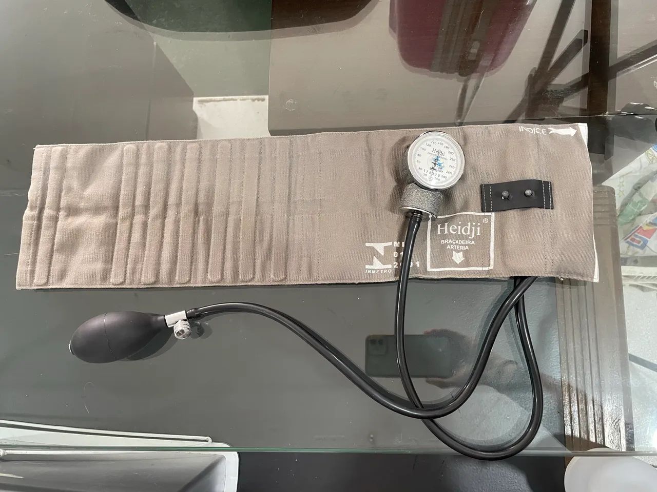 Esfigmomanômetro Manual com Fecho em Metal Heidji