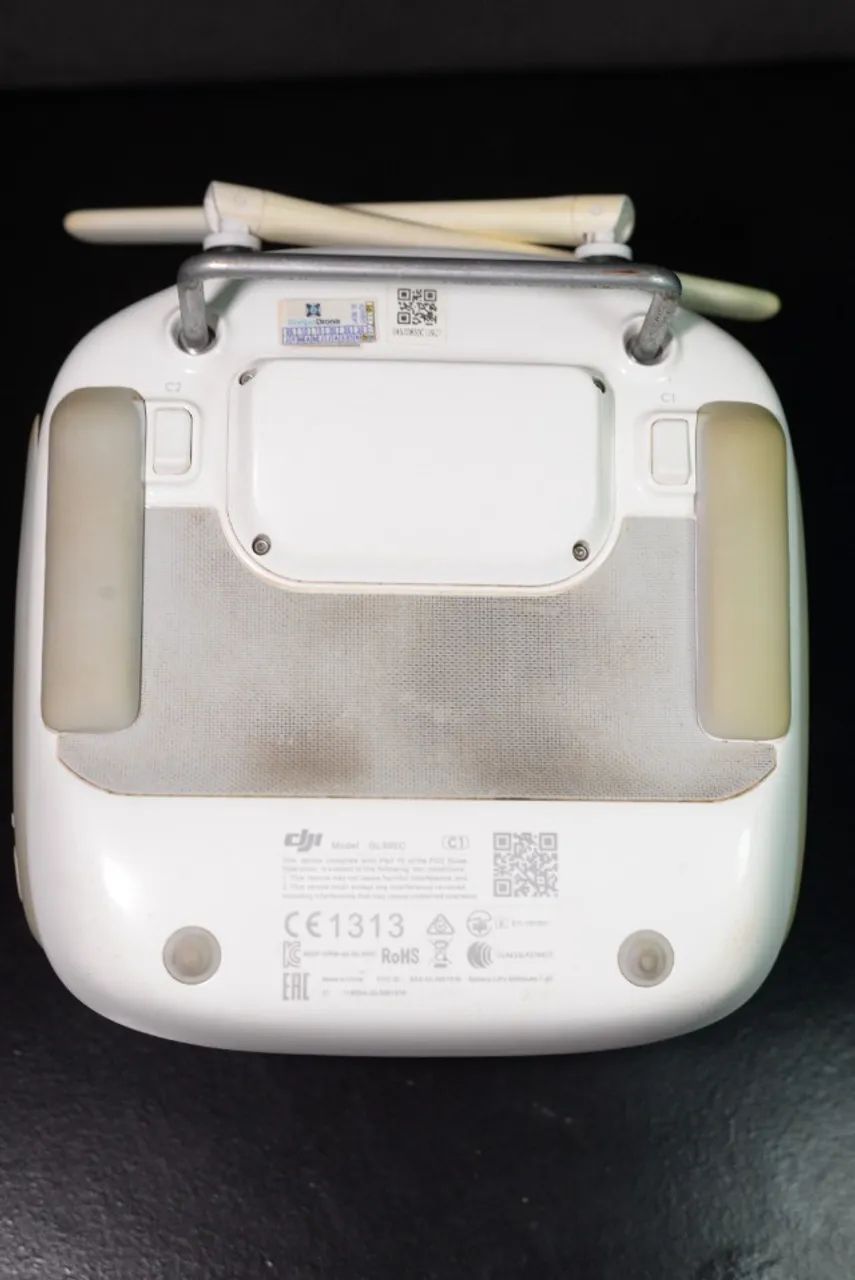 Controle Phantom 4 DJI GL300C + Carregador Original - Foto 4