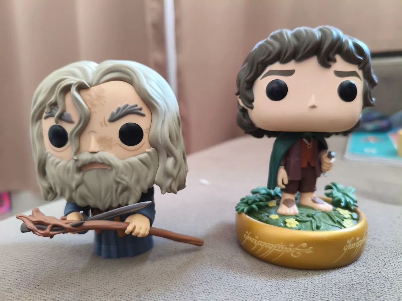 Vende-se dois funko pop senhor dos aneis - Foto 2