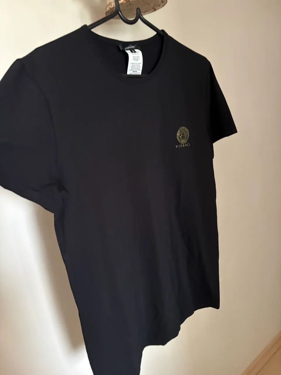 Camiseta Versace são duas.  - Foto 5
