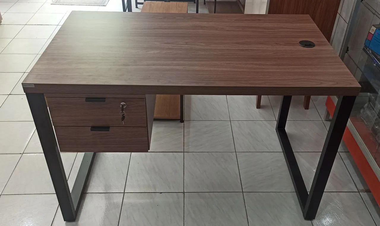 Mesa com 2 gavetas 1.20m 