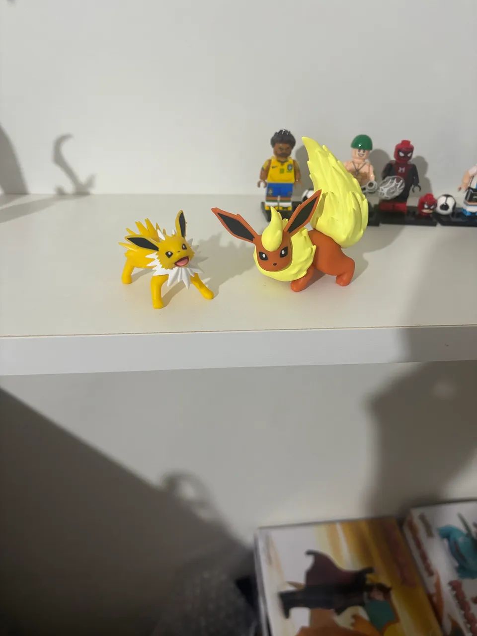 Pokémon scale World eeve 