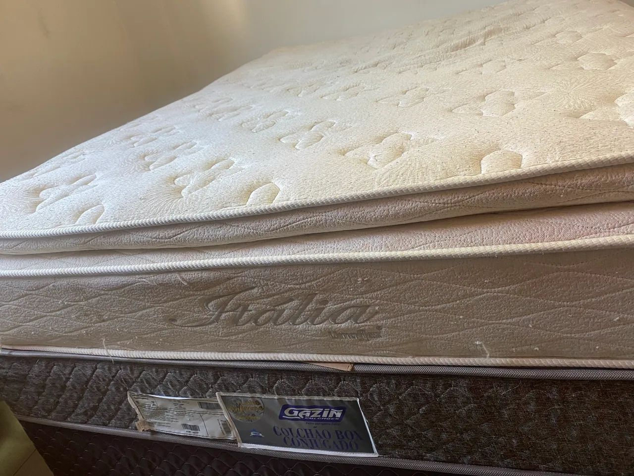 CAMA DE CASAL BOX Á VENDA 