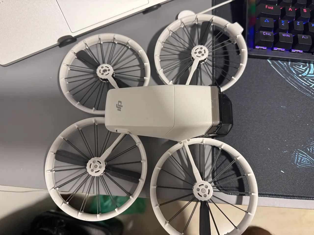 Drone DJI Flip - Poucas horas de voo - Completo