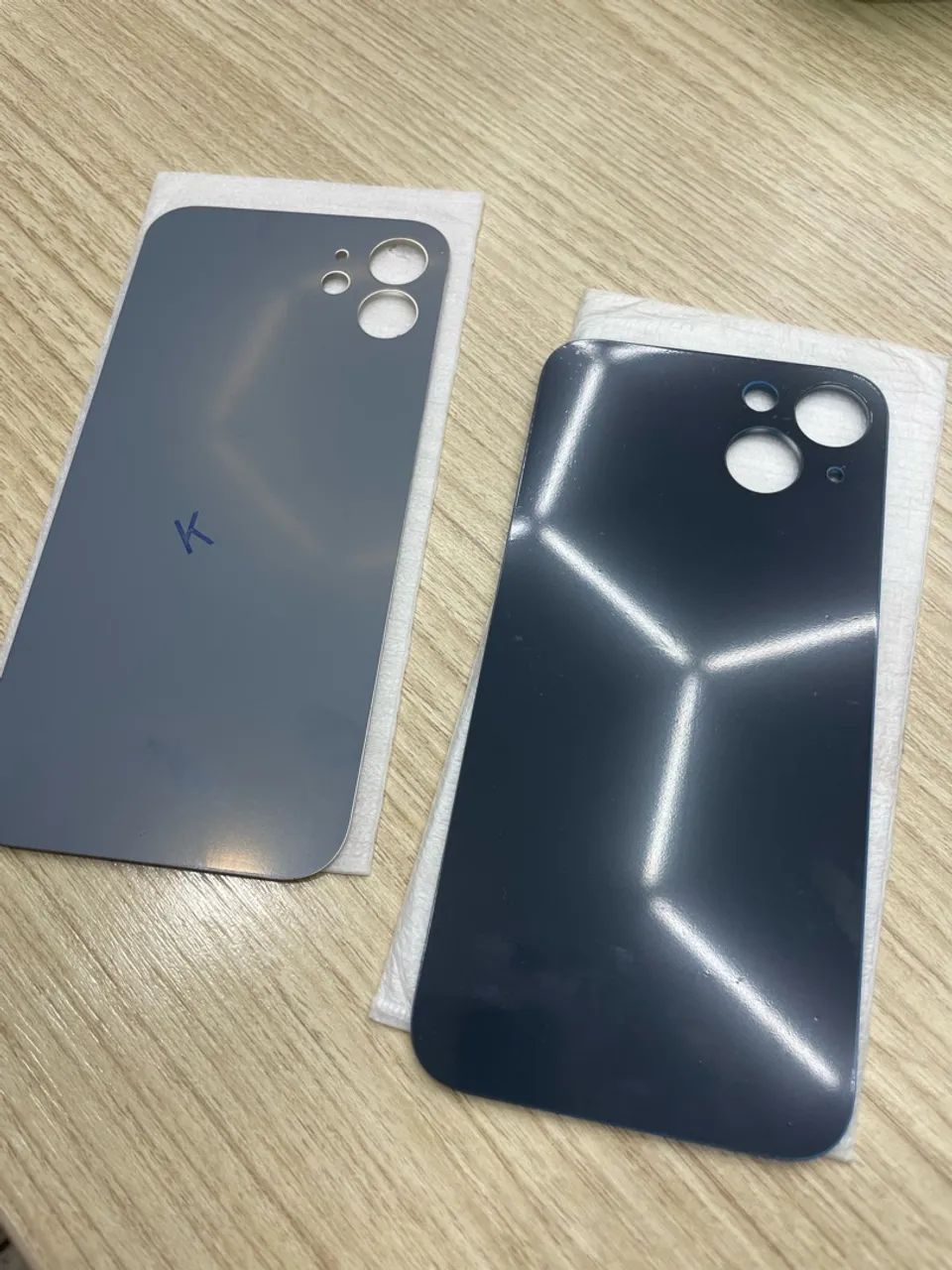 Trampa vidro traseiro iPhone 12 e 13 Branco azul  - Foto 4