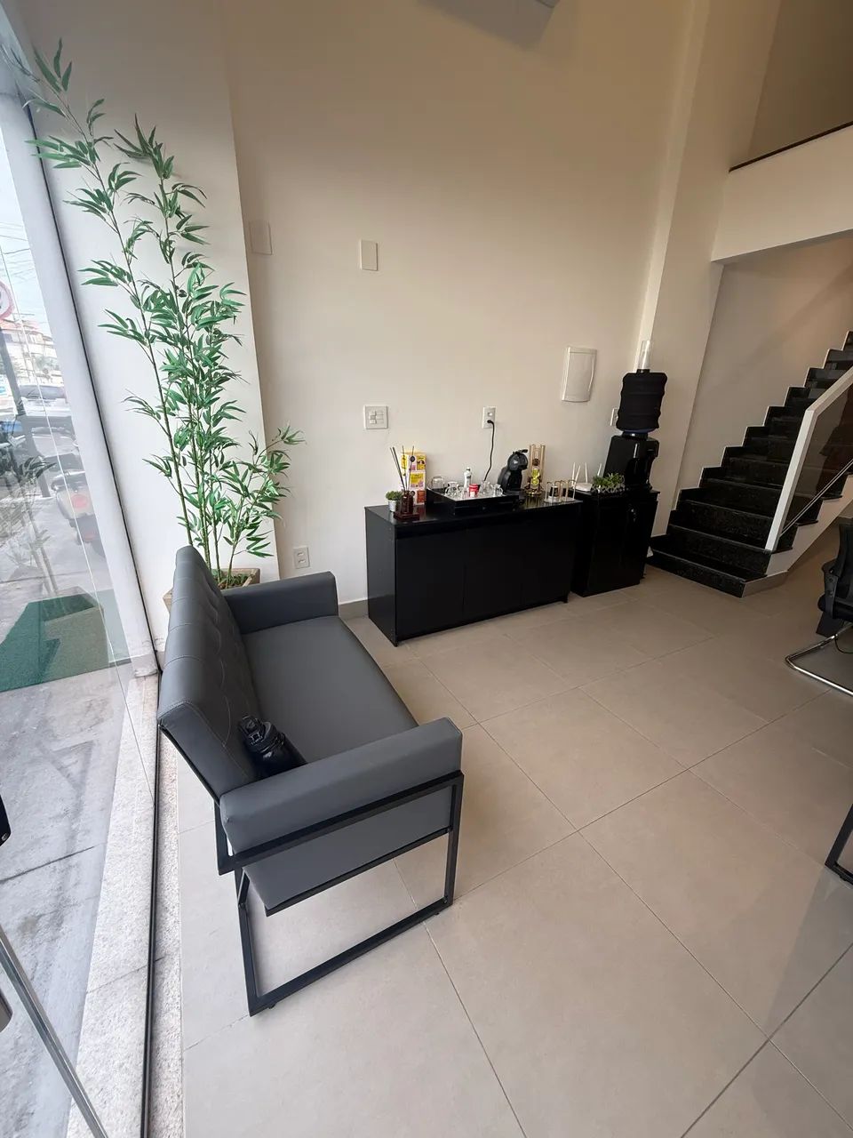 Loja comercial mobiliada com mezanino no bairro Conceição - Foto 2