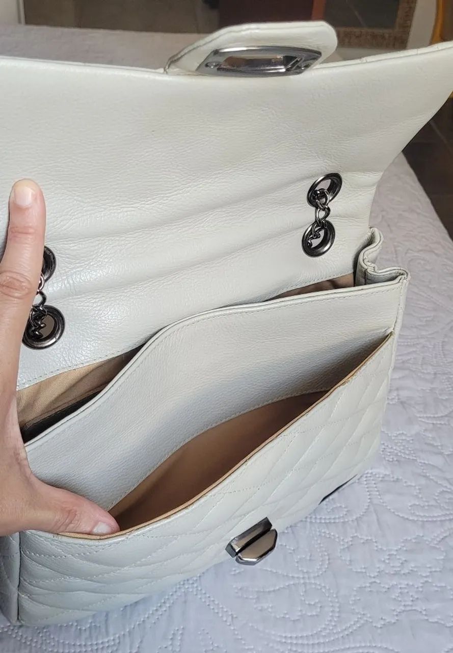 Bolsa de couro com matelassê  - Foto 5