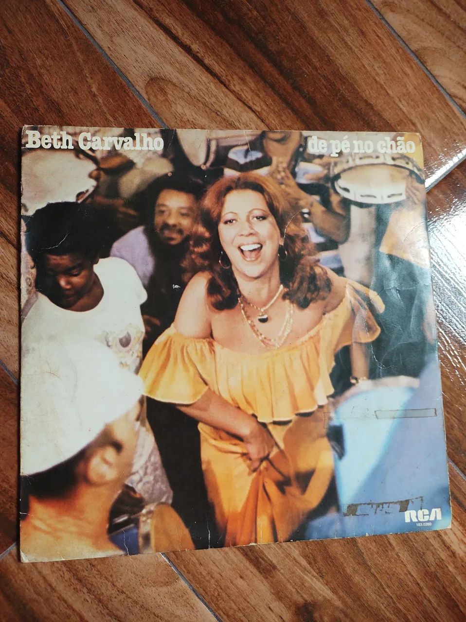 Disco vinil Beth Carvalho " de pé no chão"