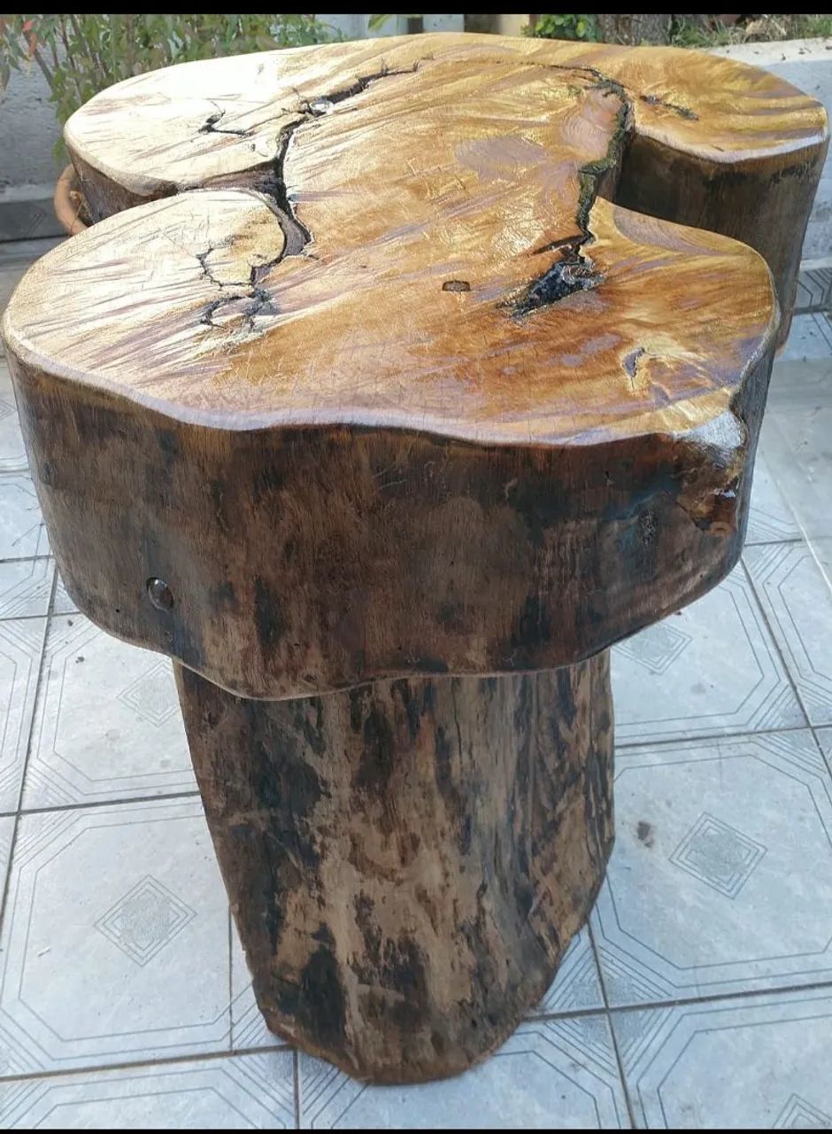 Mesa de tronco de árvore 