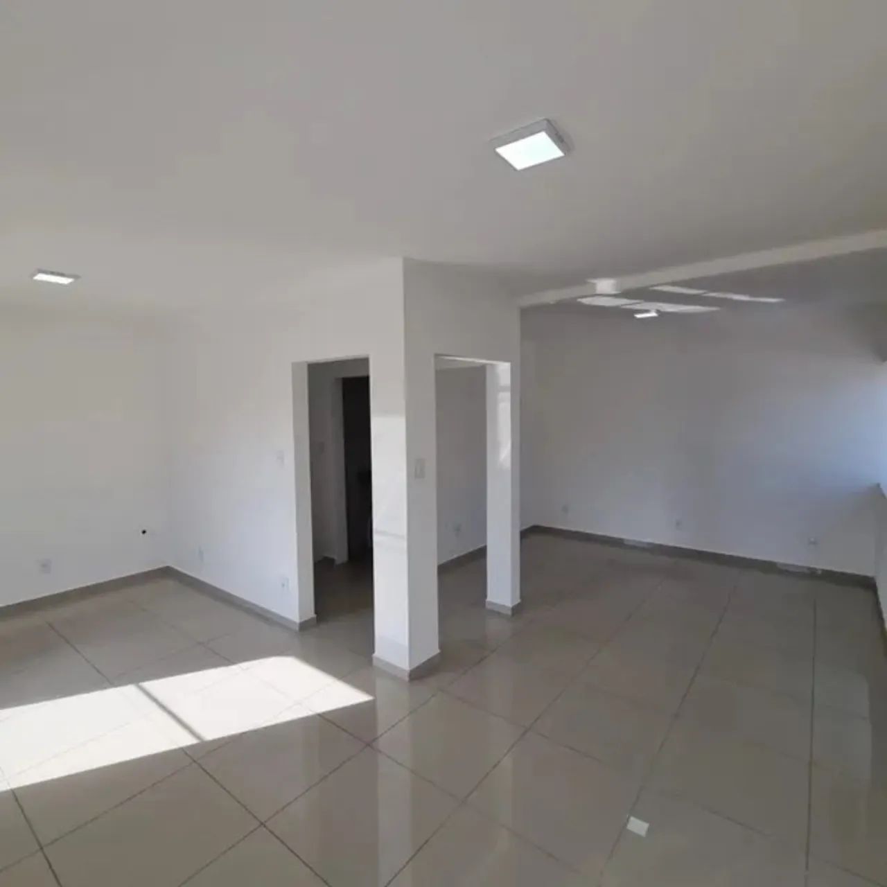 Sala Comercial para Alugar em Vila Hortência, Sorocaba - Foto 4