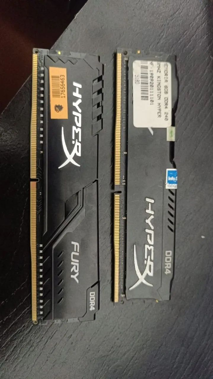 Dois pentes de memória ram hyperX 8GB