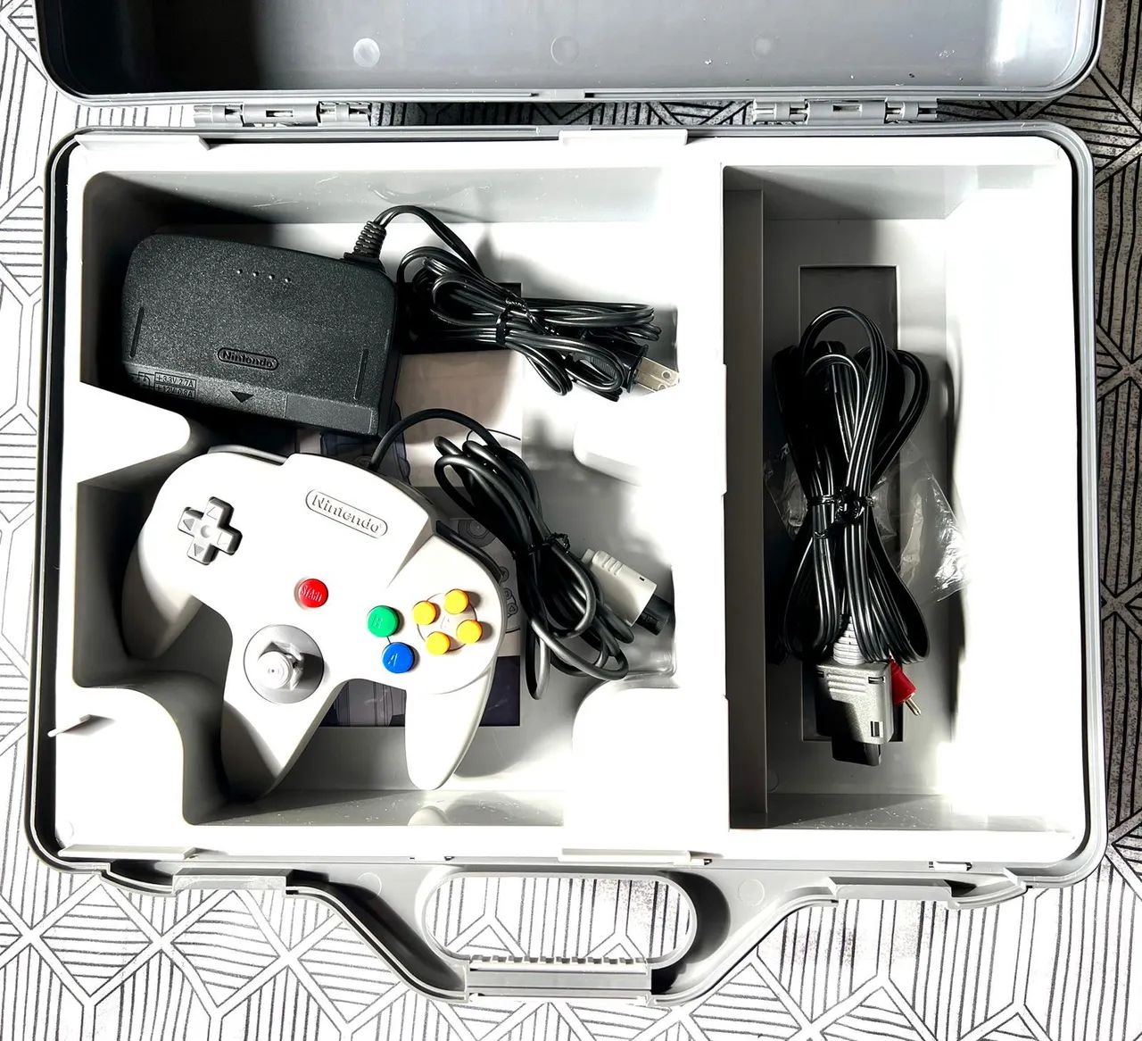 Maleta Nintendo 64  - Foto 5