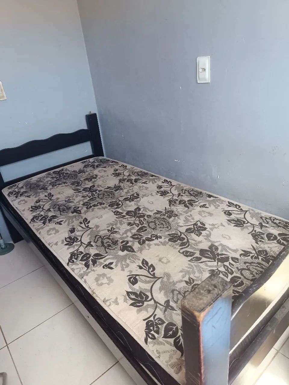 Cama de solteiro com colchão