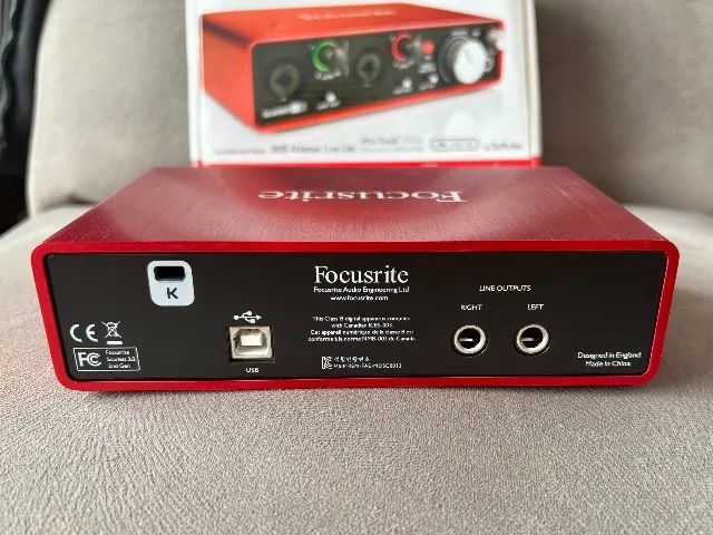 Interface de Áudio Focusrite Scarlett 2i2 2nd gen - Foto 4