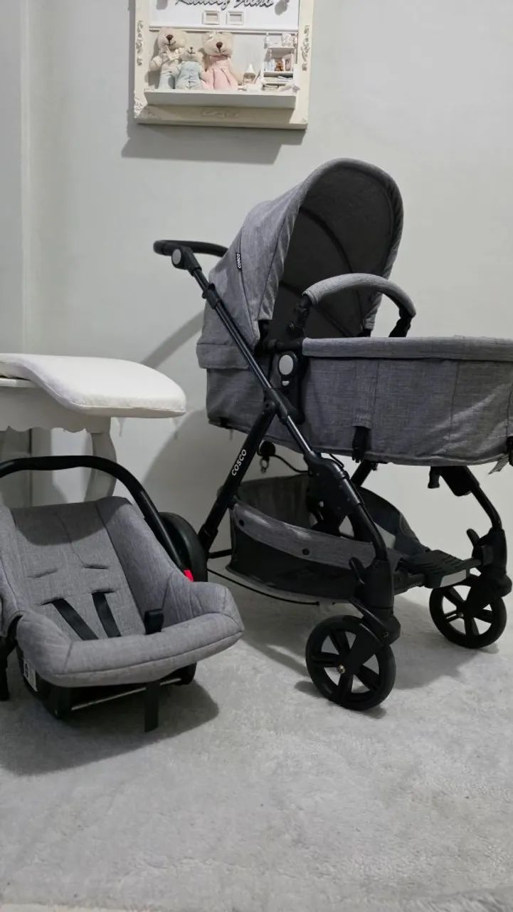 Carrinho Moisés com bebê conforto 