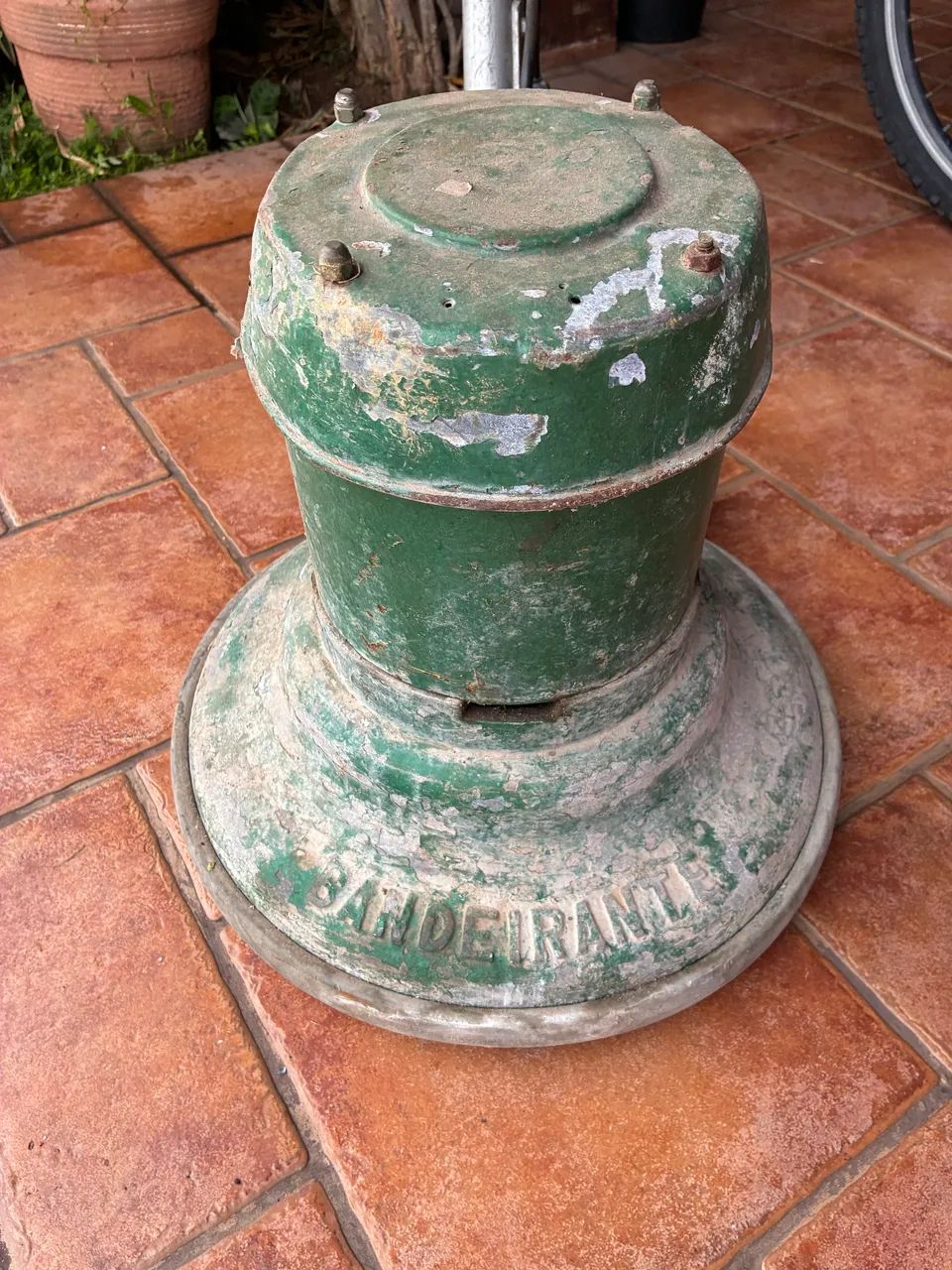 Lavadora e enceradeira de piso profissional 